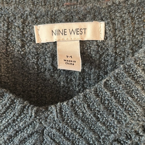 Nine West V-Neck Stitch Front Pullover Tunic Sweater - Picture 4 of 7